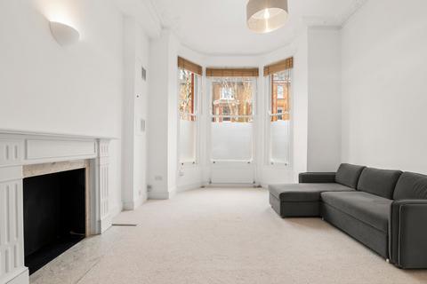 1 bedroom flat to rent, Castellain Road, London