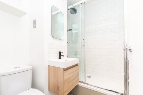 Carlton Drive, Putney, London, SW15