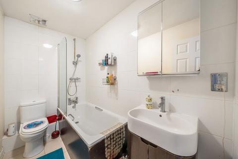 2 bedroom house to rent, Post Lane, Twickenham TW2
