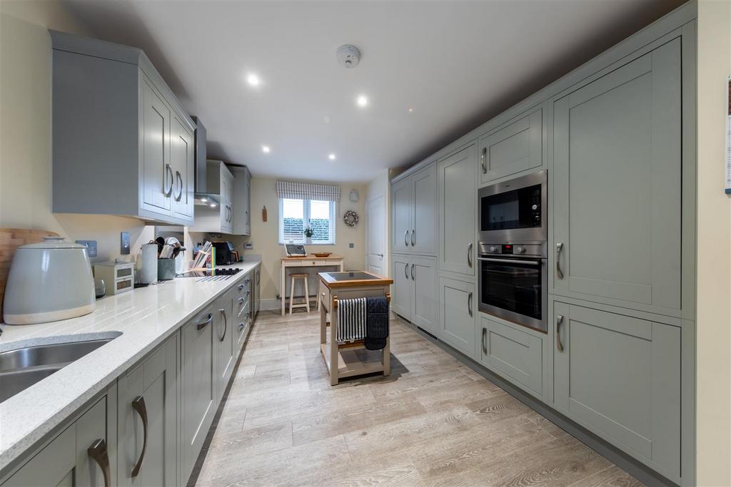 Charlton- 14 Stretton Green-002.jpg