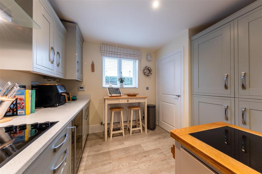 Charlton- 14 Stretton Green-005.jpg
