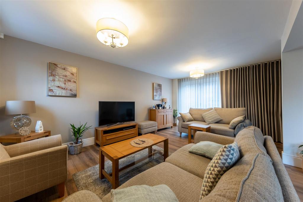 Charlton- 14 Stretton Green-012.jpg