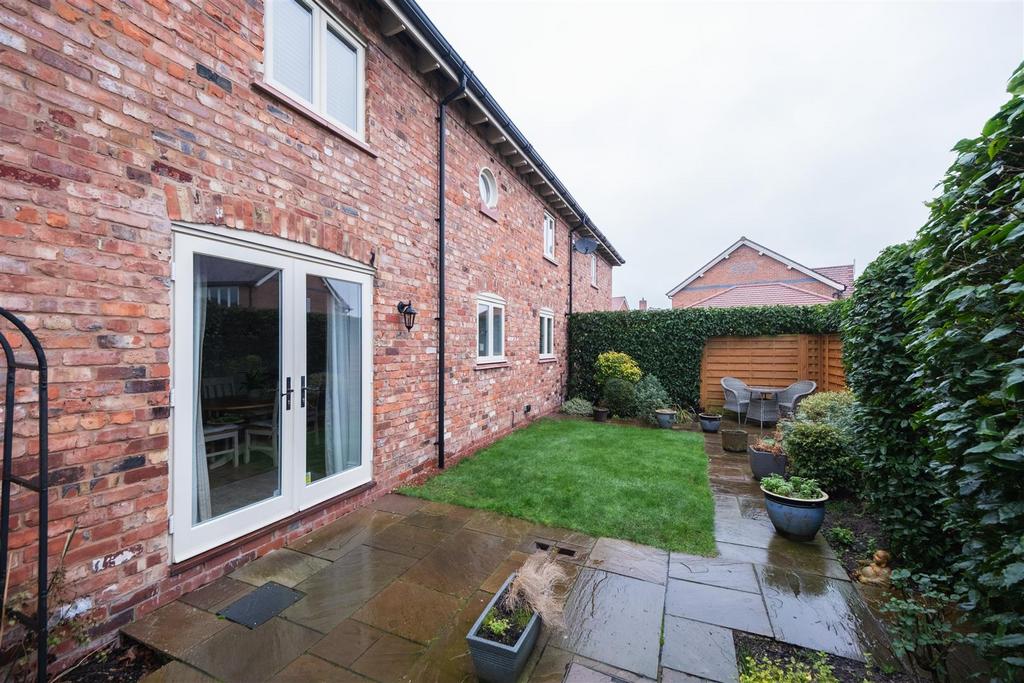 Charlton- 14 Stretton Green-050.jpg