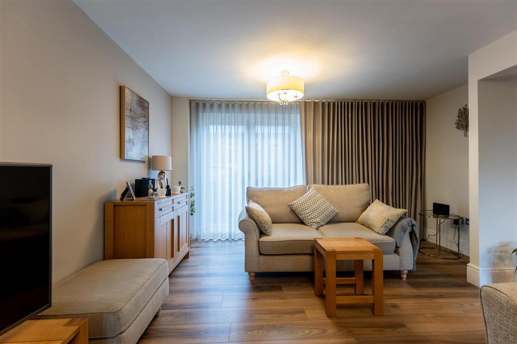 Charlton- 14 Stretton Green-014.jpg