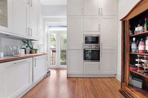 3 bedroom semi-detached house to rent, Iverson Road, NW6
