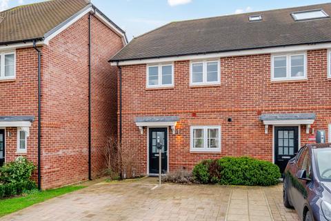 2 bedroom end of terrace house for sale, Grant Avenue, Walton-On-Thames, Surrey, KT12
