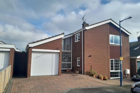 3 bedroom detached house to rent, Grasmere Avenue, Felixstowe