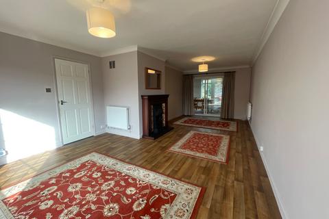 3 bedroom detached house to rent, Grasmere Avenue, Felixstowe