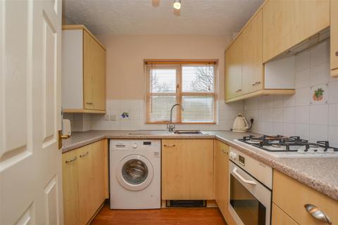 2 bedroom apartment for sale, Bramble Tye, Laindon, Basildon