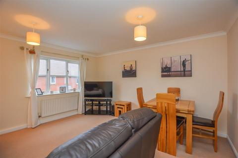 2 bedroom apartment for sale, Bramble Tye, Laindon, Basildon