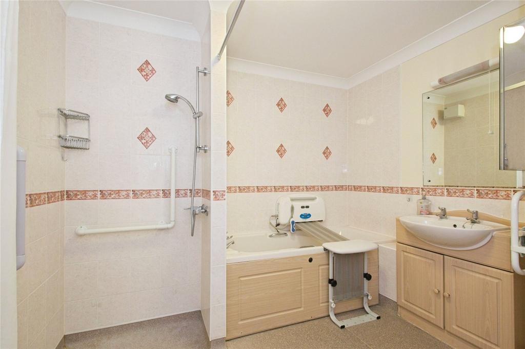 Bath/Wet Room