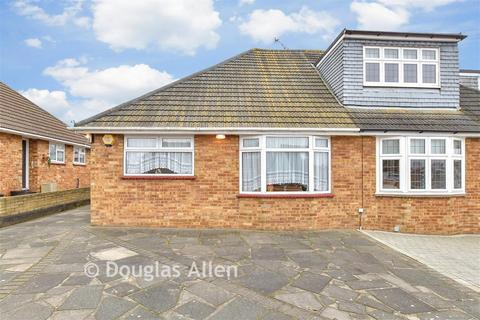 2 bedroom chalet for sale, Alderwood Drive, Abridge, Essex