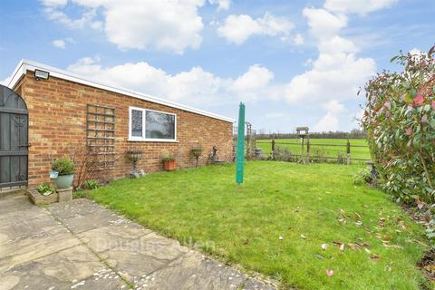 2 bedroom chalet for sale, Alderwood Drive, Abridge, Essex