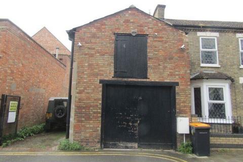 Industrial development to rent, 87 High St Bedford MK40 3HS