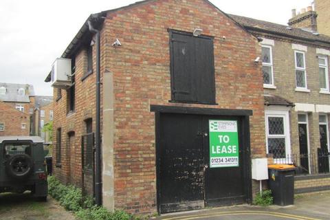 Industrial development to rent, 87 High St Bedford MK40 3HS
