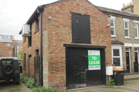 Industrial development to rent, 87 High St Bedford MK40 3HS