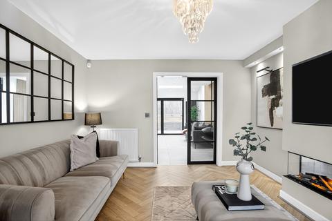 4 bedroom detached house for sale, Rimsdale Drive, Manchester, M40