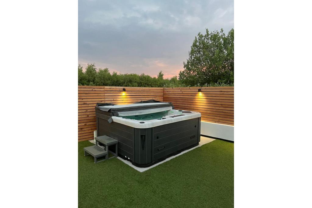 Hot Tub