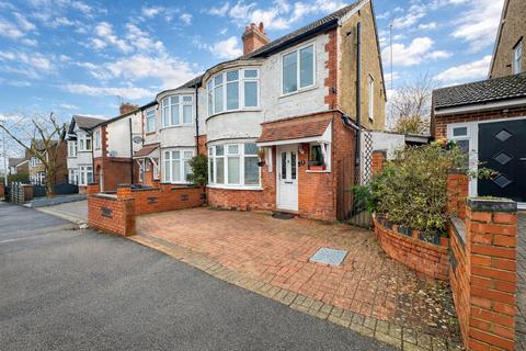 3 bedroom semi-detached house to rent, Woodbury Hill, Luton, Bedfordshire, LU2 7JP