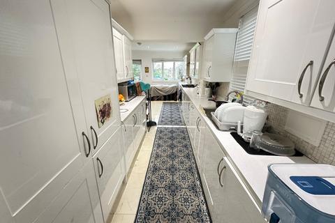 3 bedroom semi-detached house to rent, Woodbury Hill, Luton, Bedfordshire, LU2 7JP