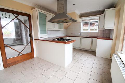 3 bedroom detached house for sale, Manor Close, Grimsby DN41