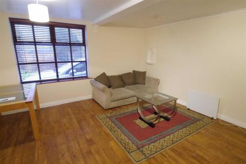 1 bedroom flat to rent, The Coach House, East Park Street, Morley