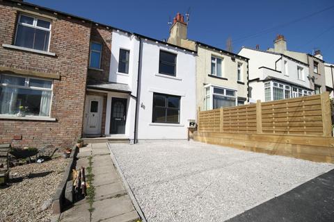 2 bedroom townhouse to rent, Gaisby Mount, Shipley