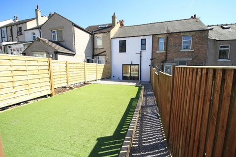 2 bedroom townhouse to rent, Gaisby Mount, Shipley