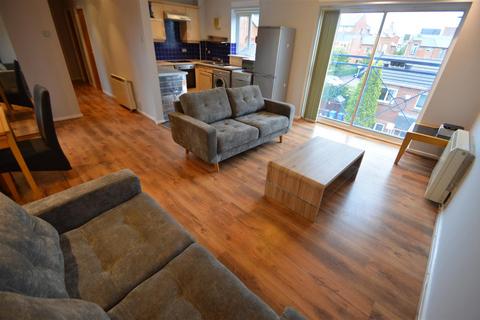 3 bedroom flat to rent, Mallow Street, Manchester M15