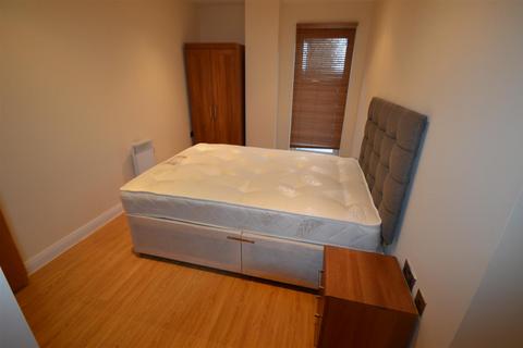 undefined, XQ7, Salford M5