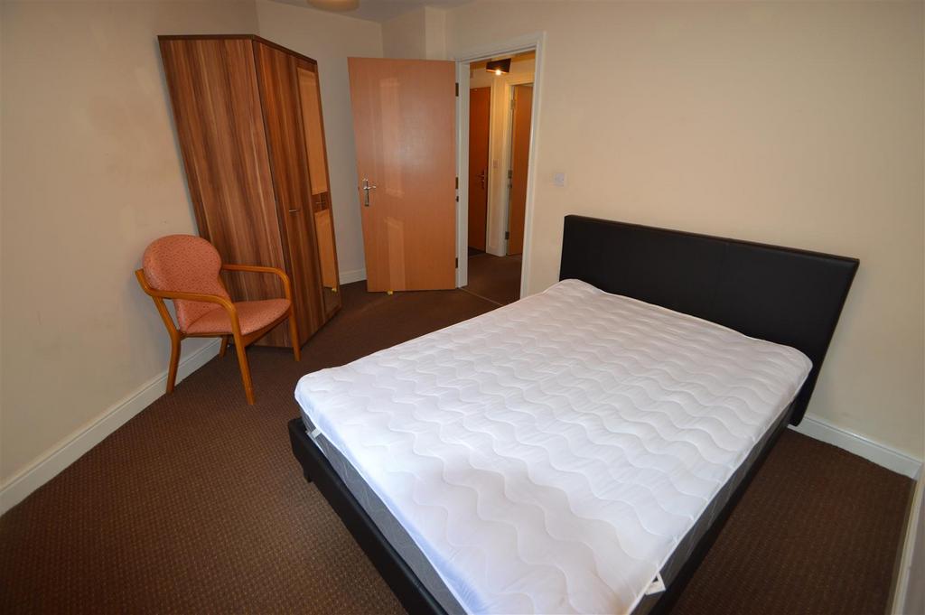 98 Bold - Bed 1.JPG