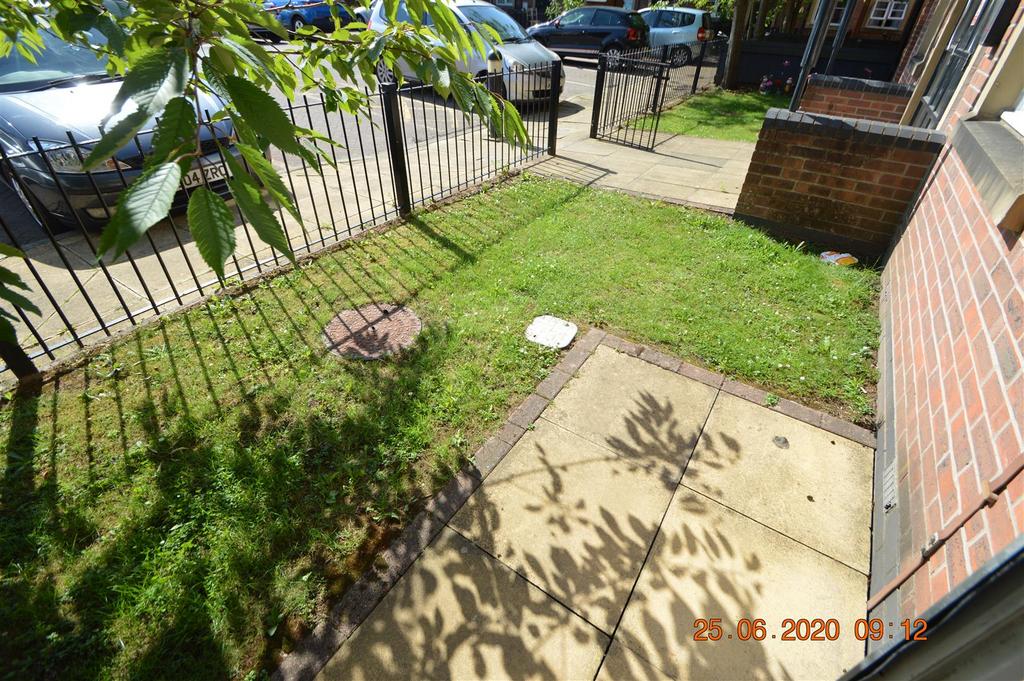 47alex-Garden.JPG