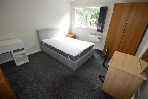 2 bedroom flat to rent, Bishops Corner, Hulme M15