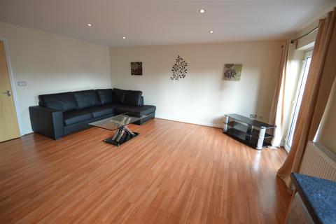 2 bedroom flat to rent, Newcastle Street, Manchester M15
