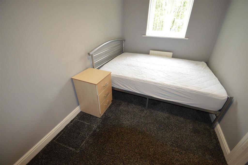 155 Chorlton - Bed 2.JPG