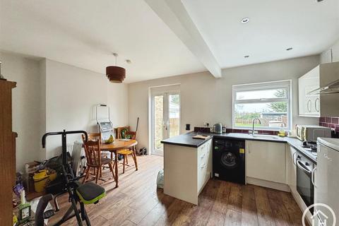 3 bedroom semi-detached house for sale, Solomon Road, Gillingham ME8