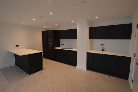 3 bedroom flat to rent, Trinity Way, Manchester M3