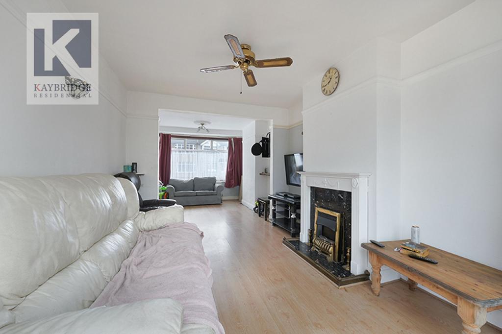 Esher Avenue, Cheam - SM3 9 AY