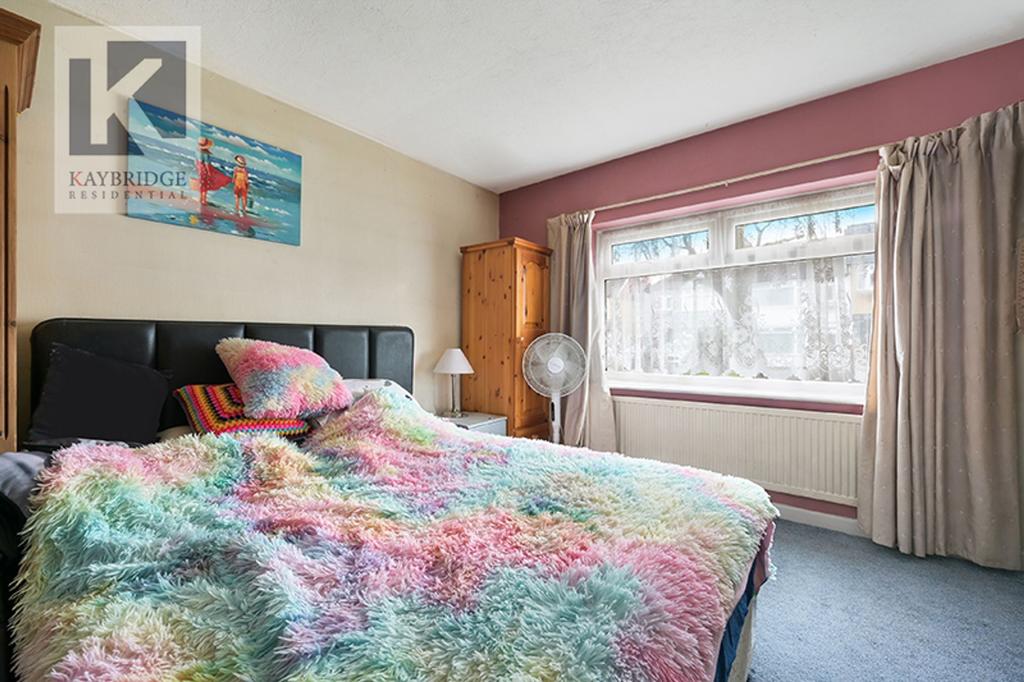 Esher Avenue, Cheam - SM3 9 AY