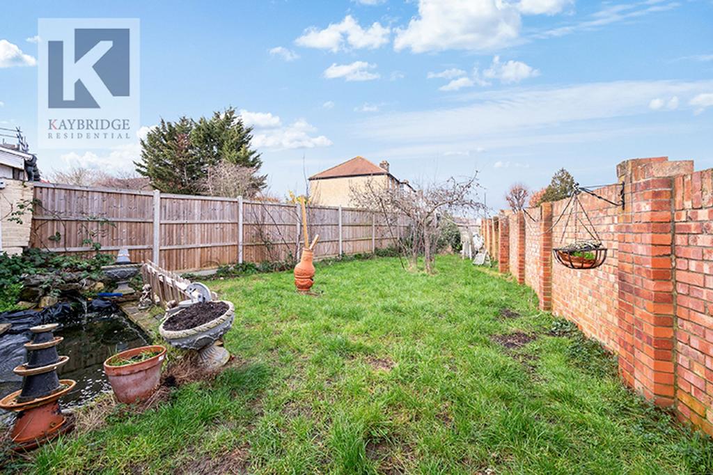 Esher Avenue, Cheam - SM3 9 AY