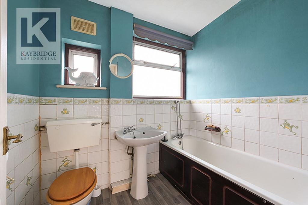 Esher Avenue, Cheam - SM3 9 AY
