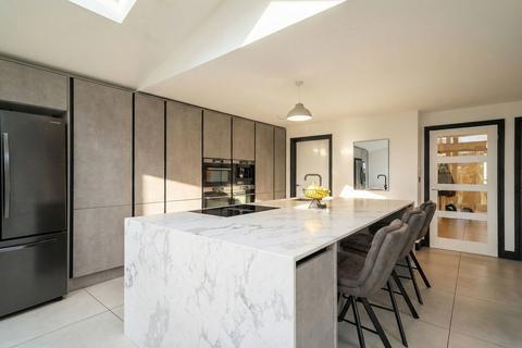 5 bedroom detached house for sale, Burnham Road, Wythall