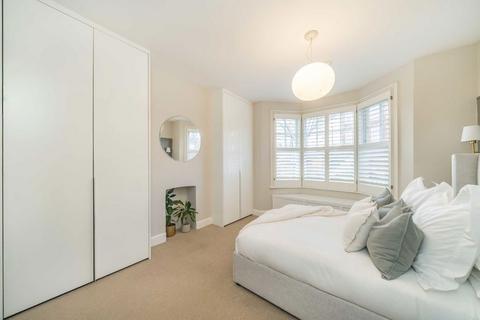 2 bedroom flat for sale, Tranmere Road, London SW18