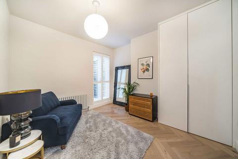 2 bedroom flat for sale, Tranmere Road, London SW18