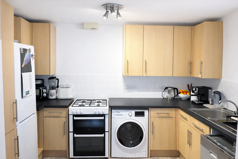 2 bedroom flat for sale, Black Eagle Drive, Gravesend DA11