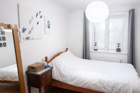 2 bedroom flat for sale, Black Eagle Drive, Gravesend DA11