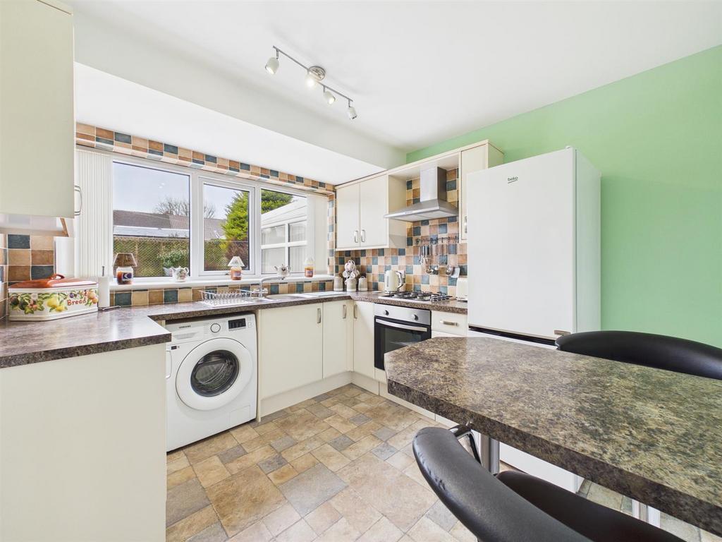 Kitchen: