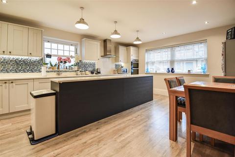 4 bedroom semi-detached house for sale, Homeway, Romford