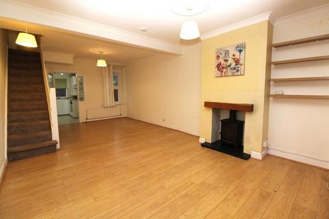 3 bedroom terraced house to rent, Douglas Road, RM11