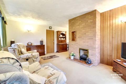 2 bedroom detached bungalow for sale, Mountford Crescent, Aldridge, Walsall